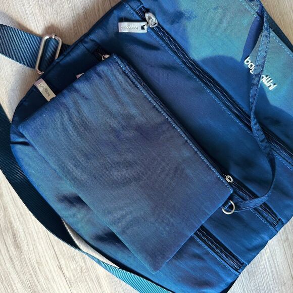 Baggalini Big Zipper Bag Blue Crossbody Purse with Attached RFID Pouch - Picture 8 of 9